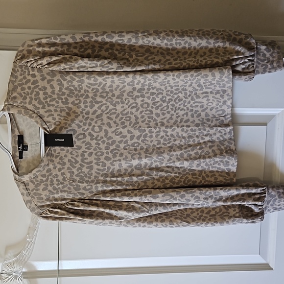 Lulus Tops - NWT LULUS LONG SLEEVE SHIRT